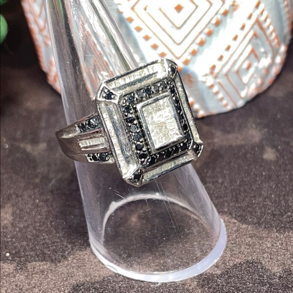 ☑️☑️1/30 or 2/40☑️☑️Elegant Sterling Silver and Black  Ring-6